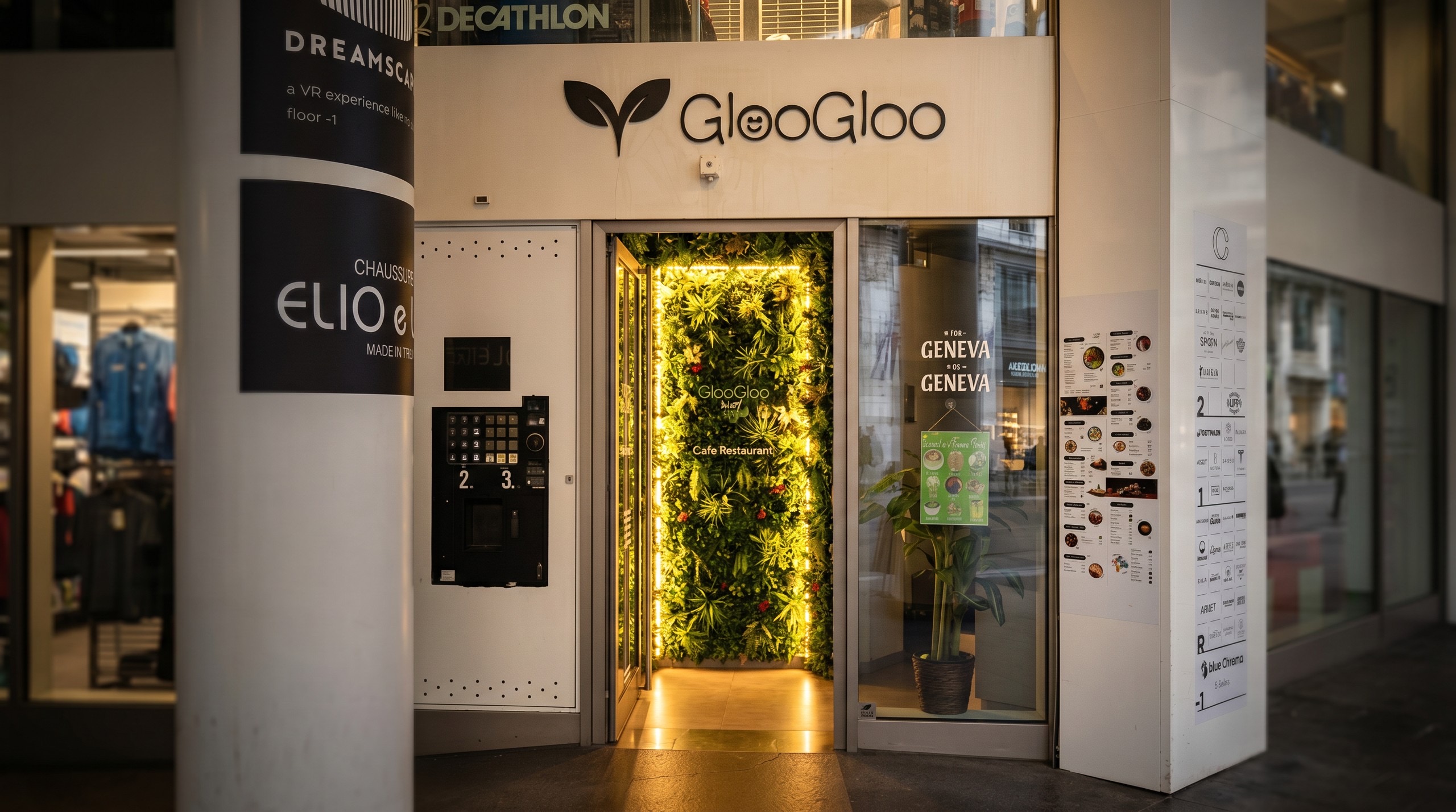 L’entrée de GlooGloo sous les arcades