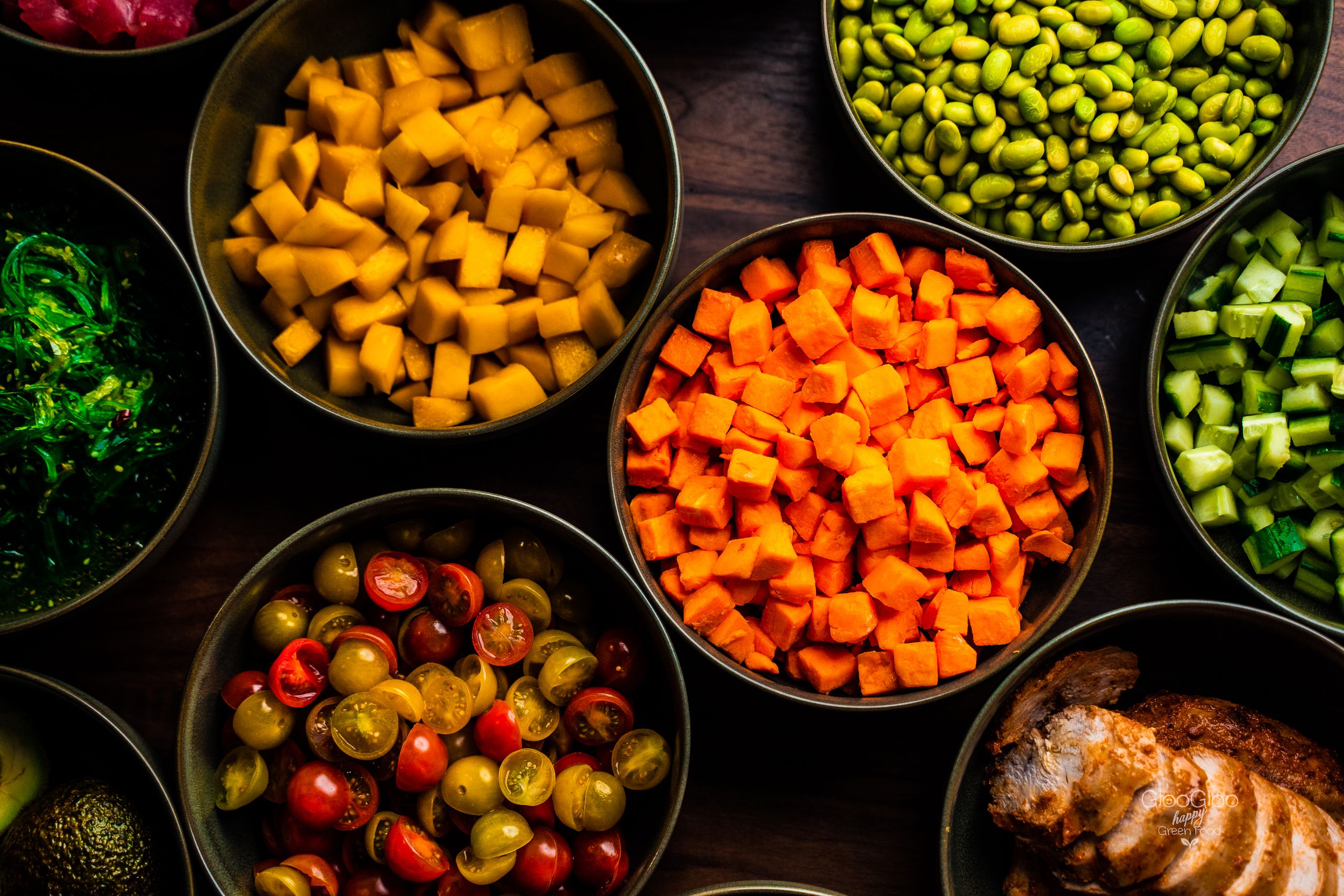 La mise en place du matin, ingrédients frais préparés en cuisine